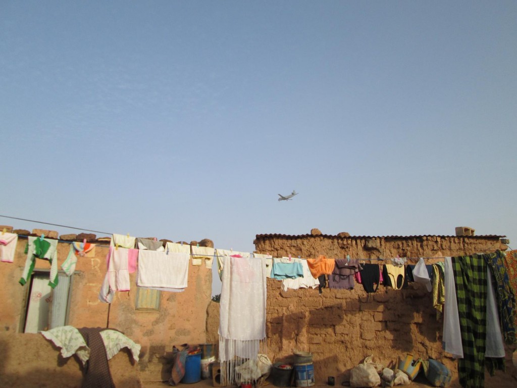 Oiseau de métal et linge qui sèche