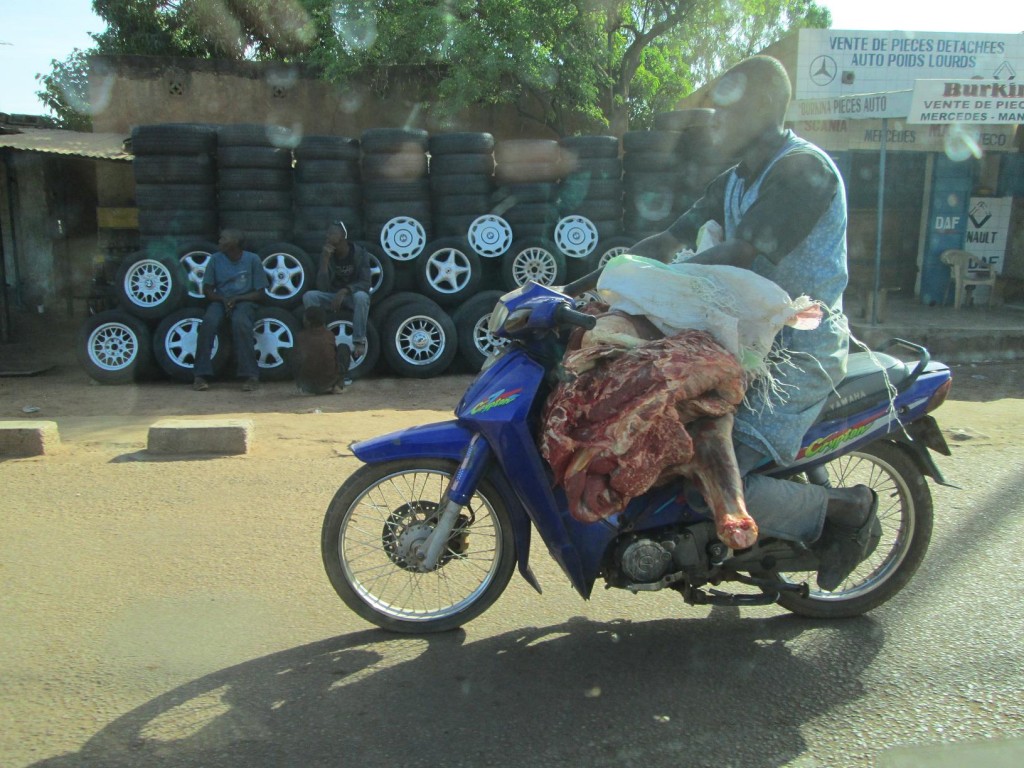 Le livreur de viande à Ouaga Le livreur de viande à Ouaga